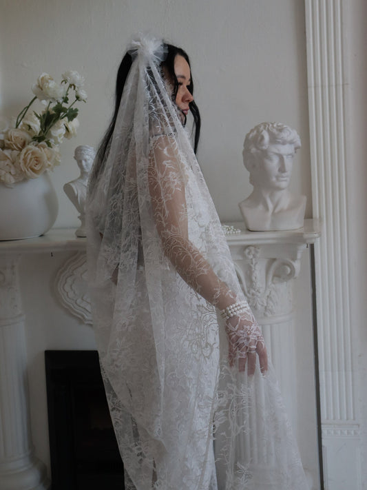 Vintage Wedding Veils: Juliet Cap, Gatsby Style & Timeless Chantilly Lace Bridal Veils