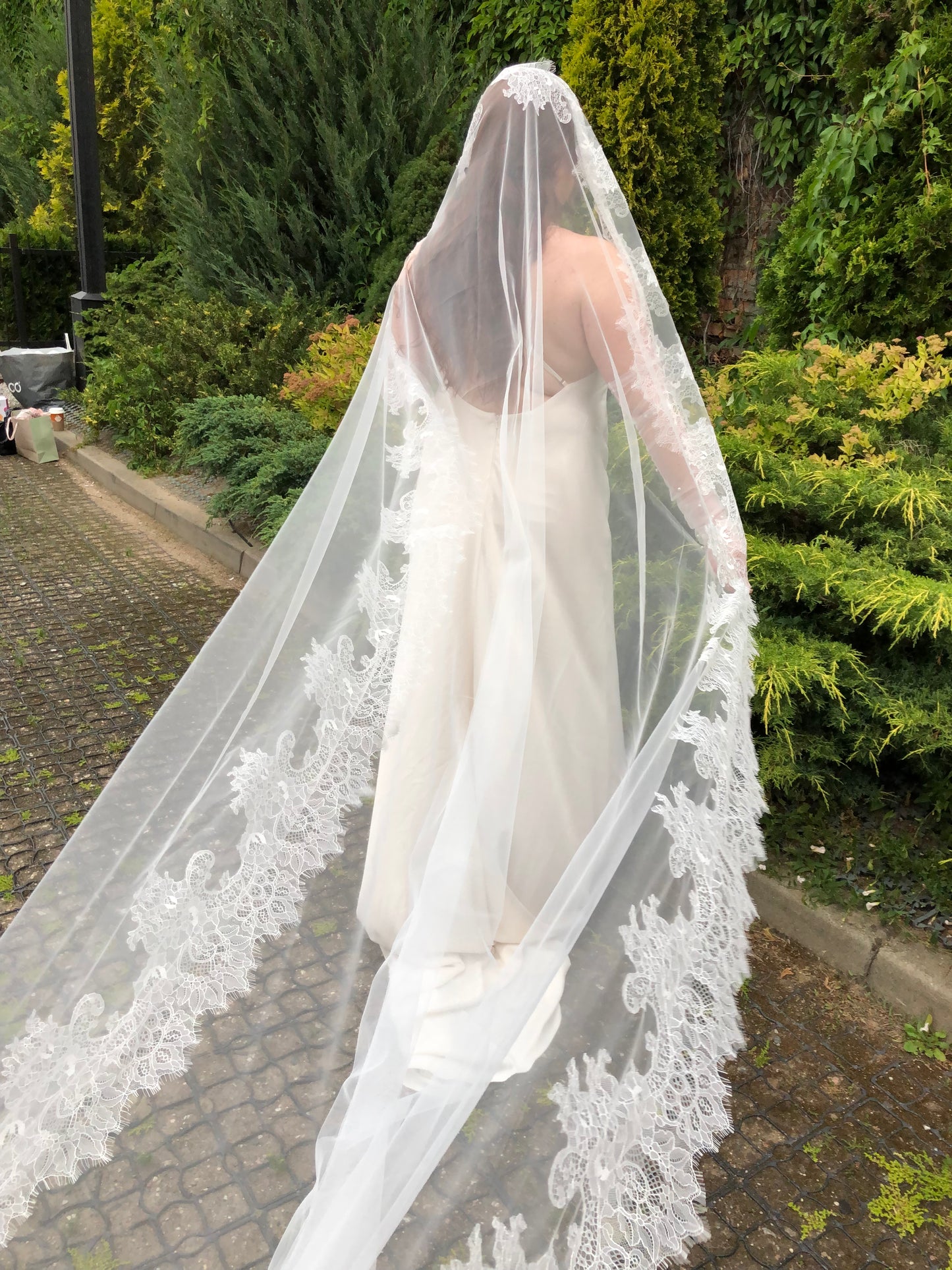 Floral Chantilly Lace Mantilla Veil – Light Ivory, Single Tier Wedding Veil