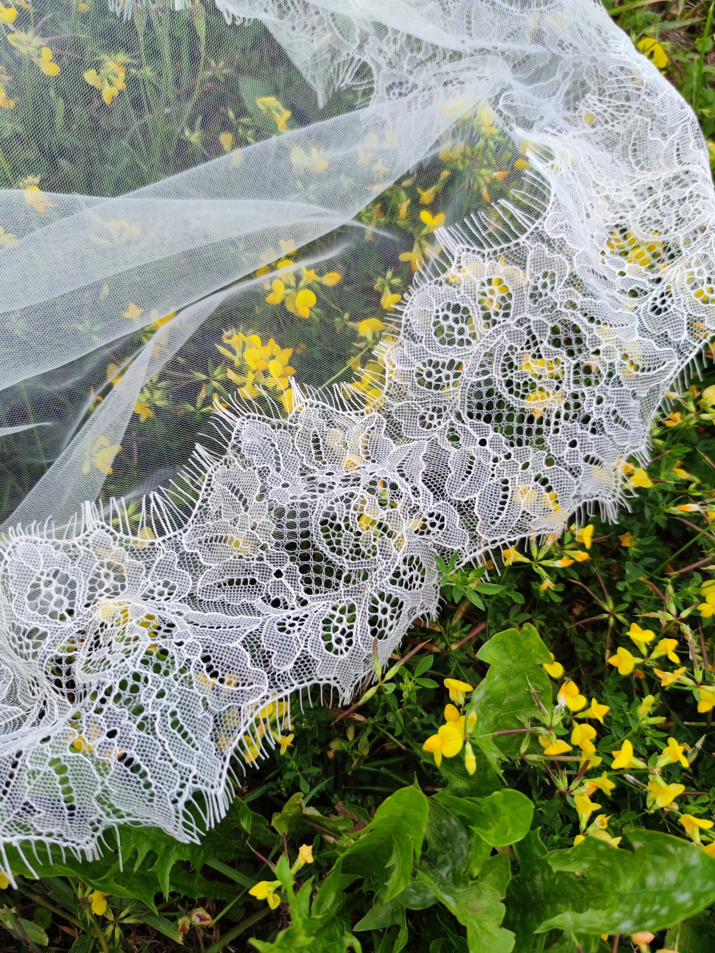 Mantilla  wedding veil French Chantilly lace in Ivory