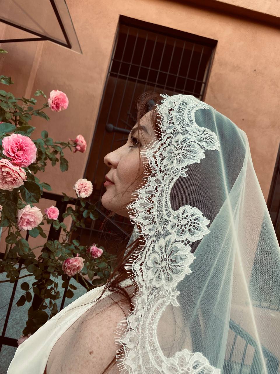 Light Ivory Mantilla Wedding Veil with Chantilly Lace