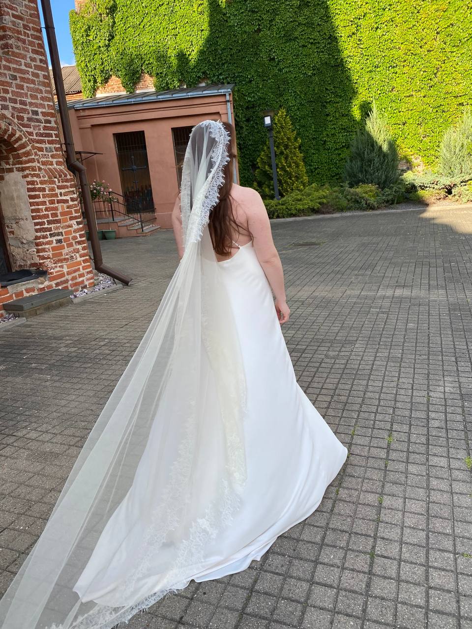 Bridal Mantilla Veil Chantilly Lace trim