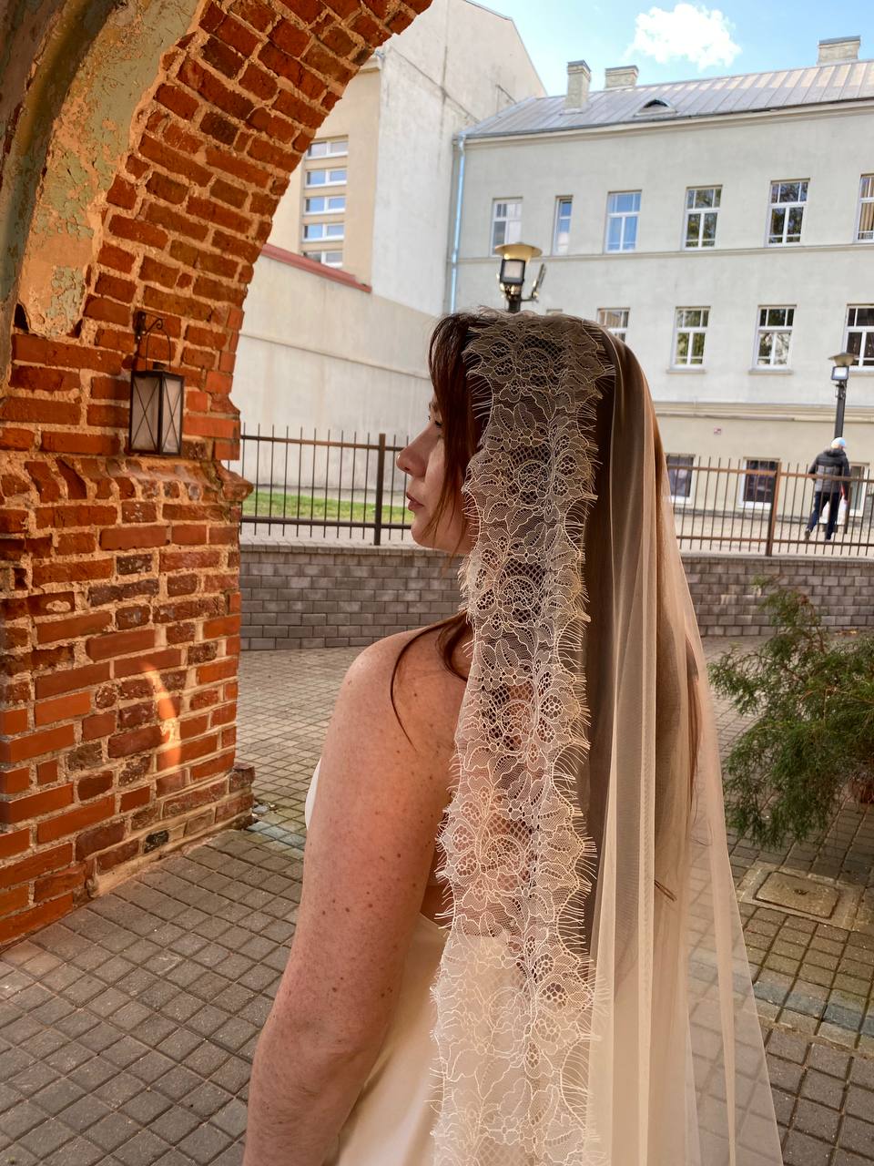 Bridal Mantilla Veil Chantilly Lace trim