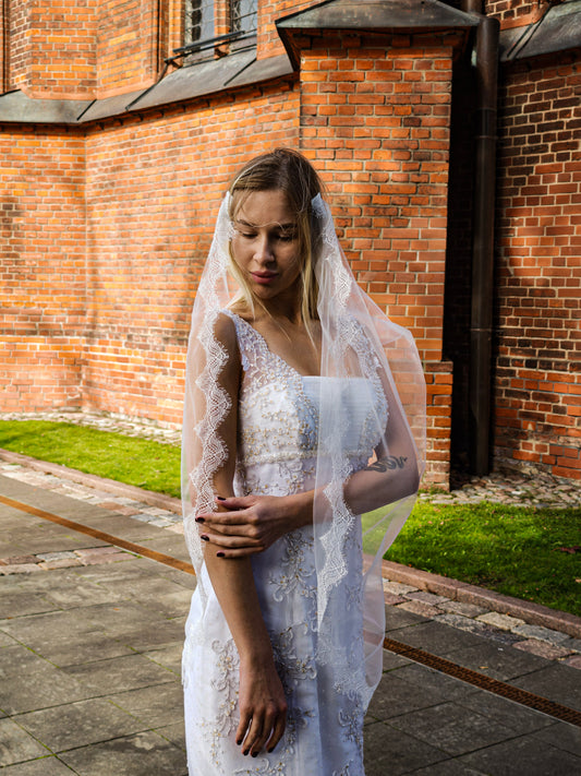 The Daphne Veil – Greek Draped Chantilly Lace Wedding Veil, Single Tier, Ivory