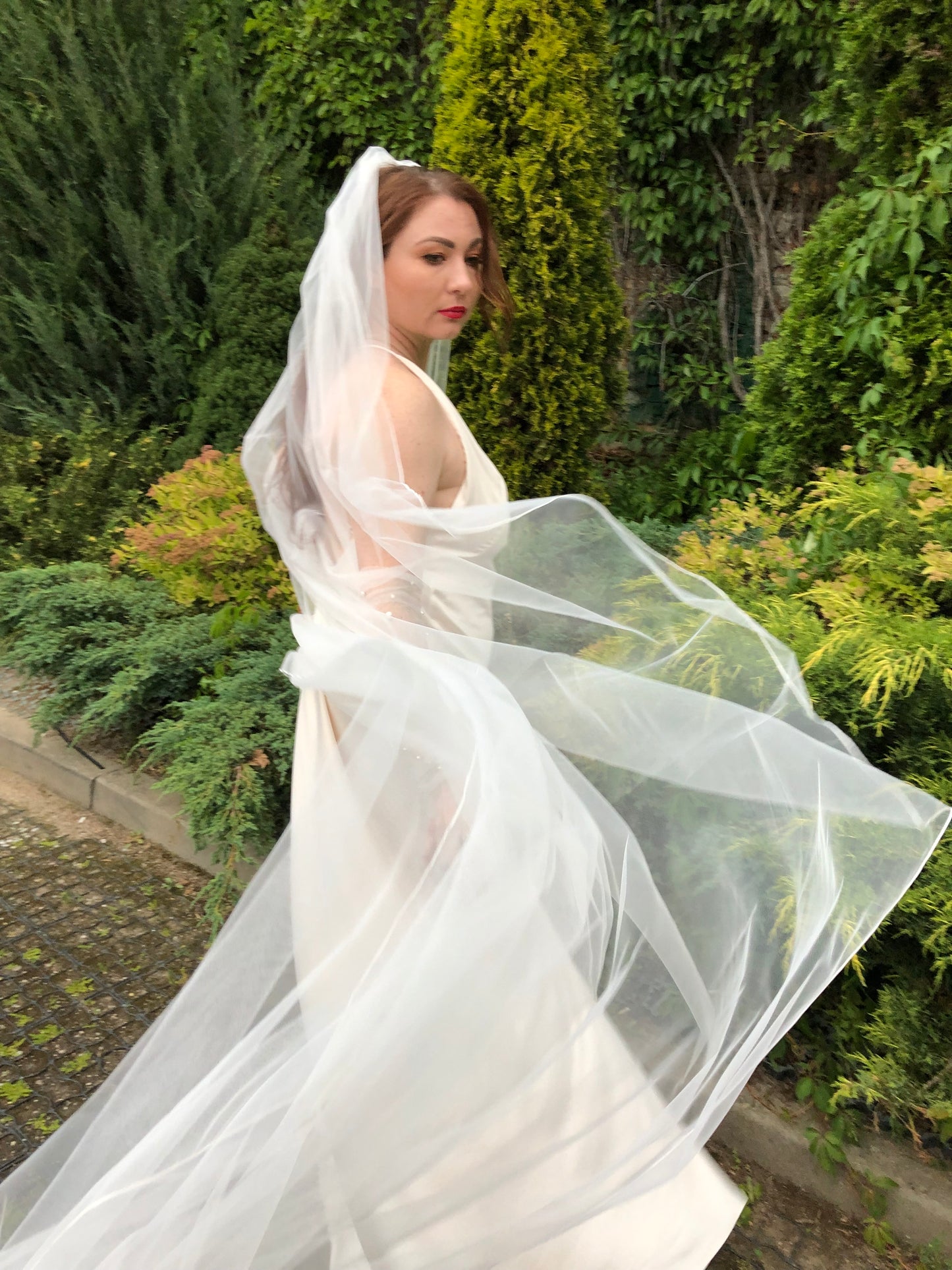 Pencil Edge Wedding Veil – Single Tier, Handmade with Metal Comb