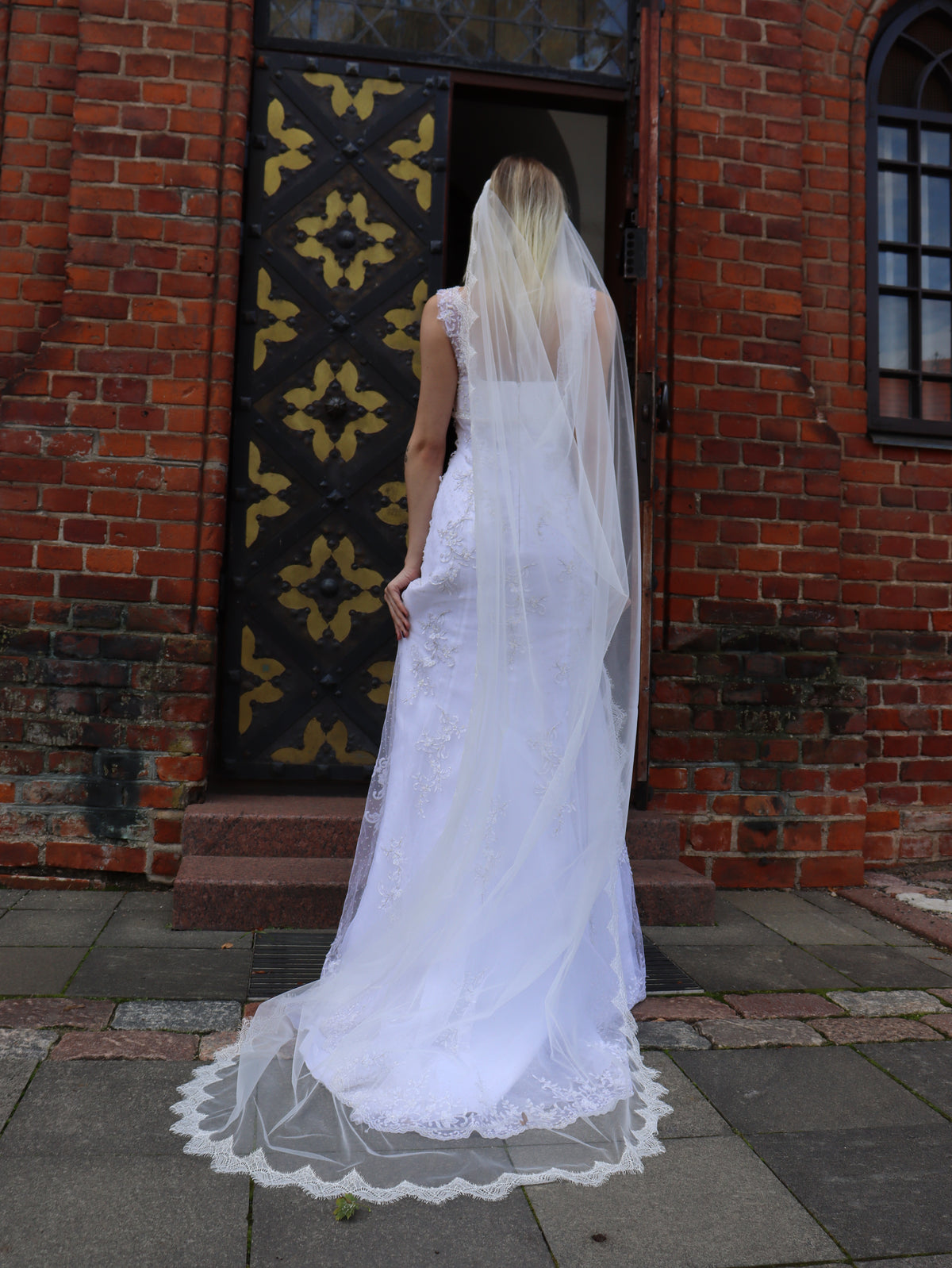 The Daphne Veil – Greek Draped Chantilly Lace Wedding Veil, Single Tier, Ivory