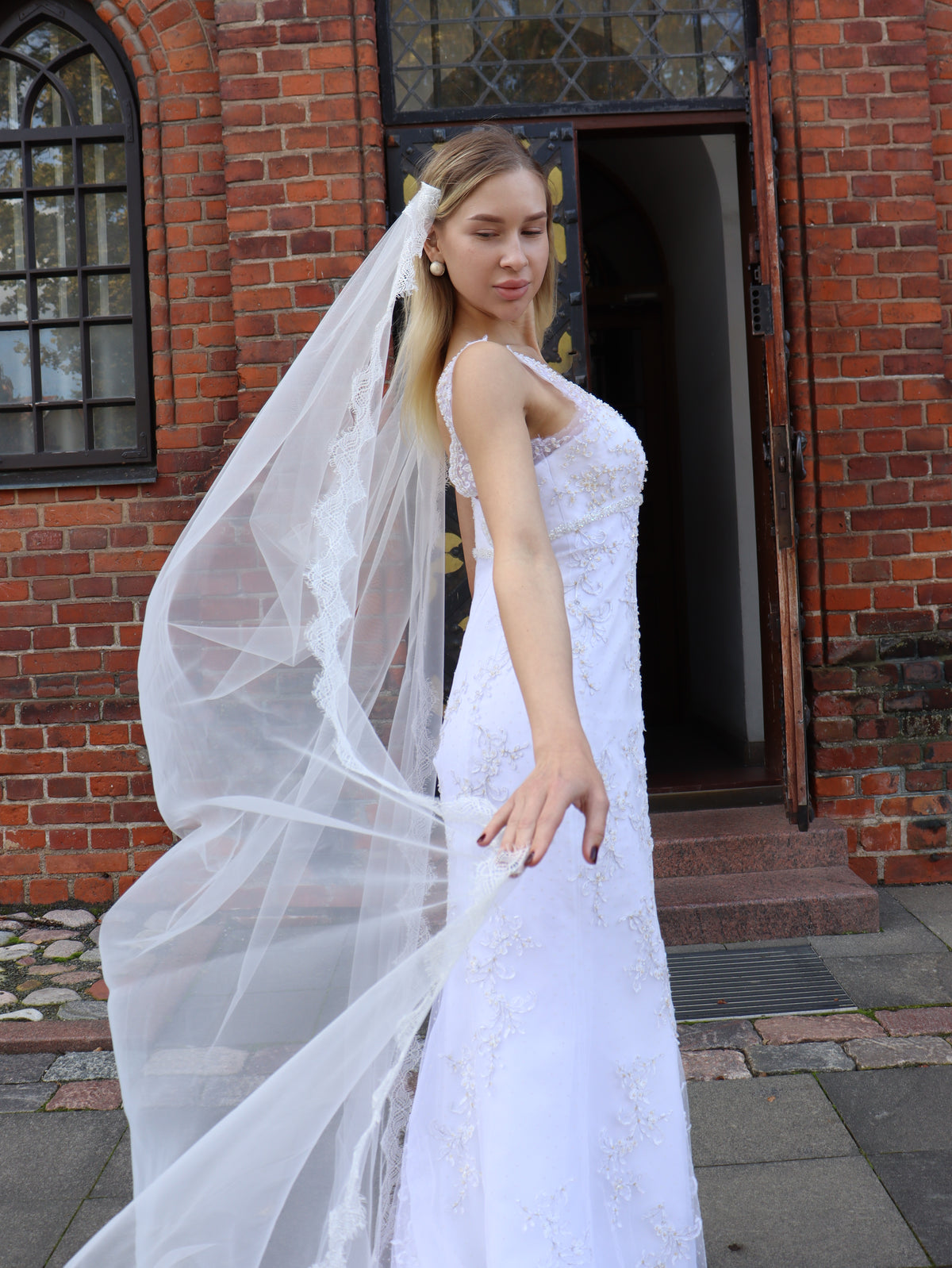 The Daphne Veil – Greek Draped Chantilly Lace Wedding Veil, Single Tier, Ivory