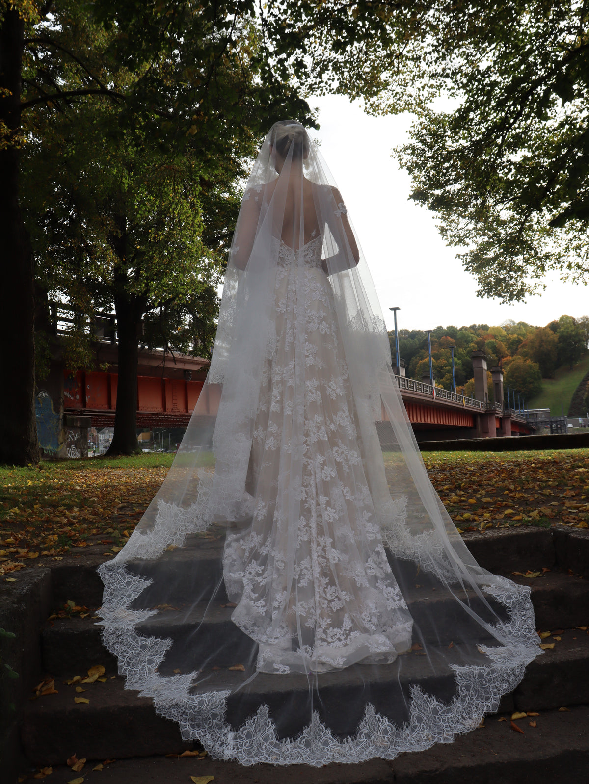 The Perla Veil – Two-Tier Chantilly Lace Wedding Veil with Blusher, Light Ivory