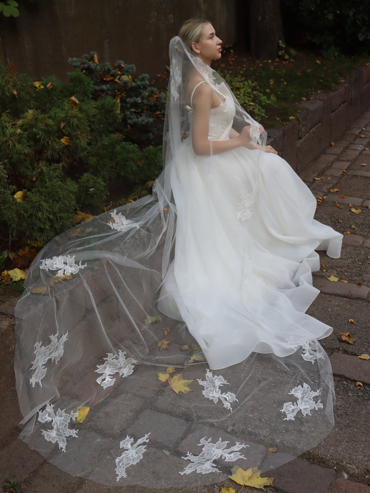 The Flora Veil – Heirloom Chantilly Lace Wedding Veil with Hand-Sewn Floral Appliques, Ivory