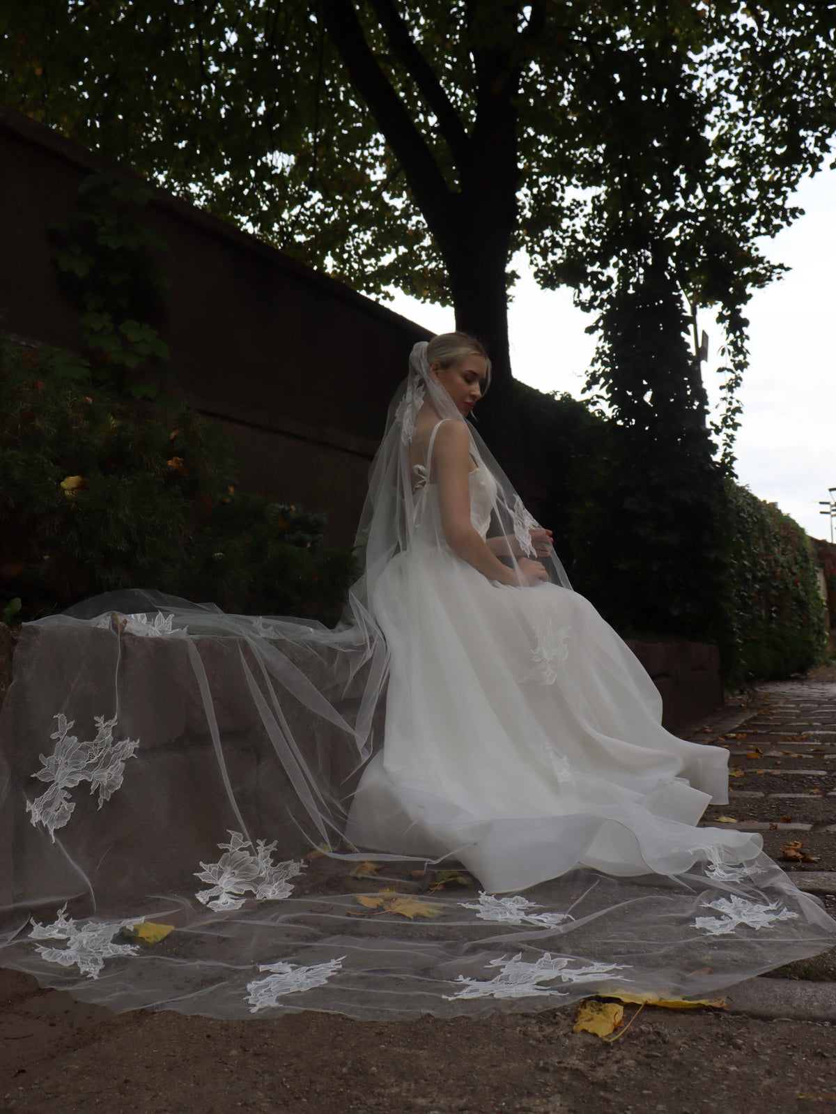 The Flora Veil – Heirloom Chantilly Lace Wedding Veil with Hand-Sewn Floral Appliques, Ivory