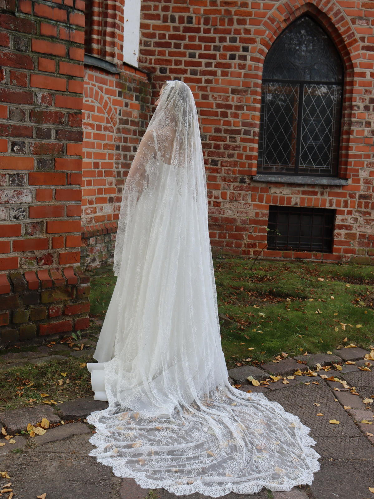 The Soleil Veil – Handcrafted Full Lace Chantilly Mantilla Veil, Ivory