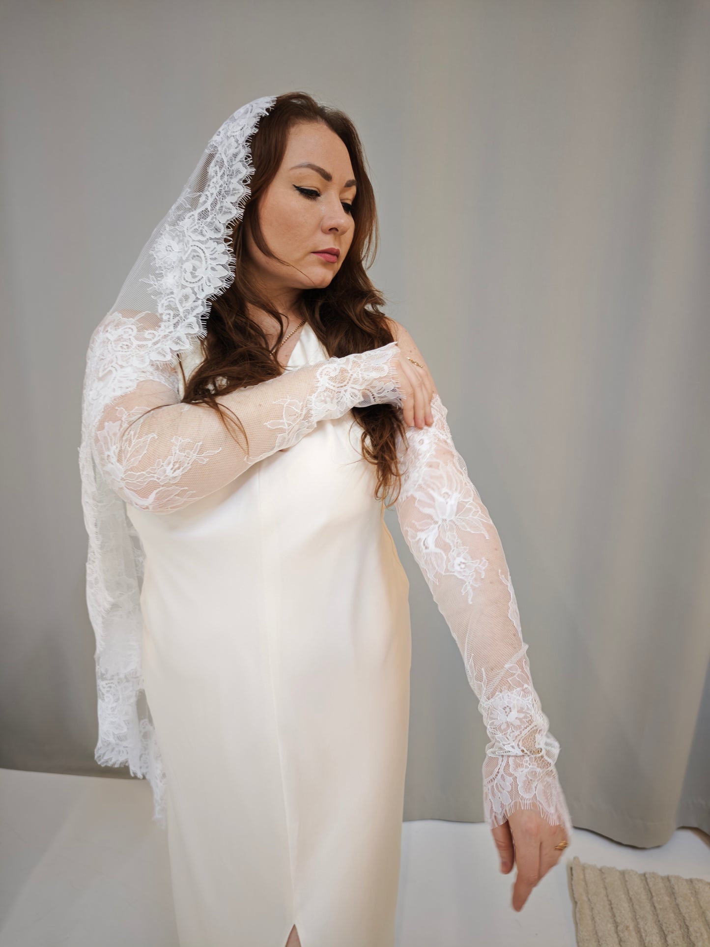 Chantilly Lace Fingerless Bridal Gloves