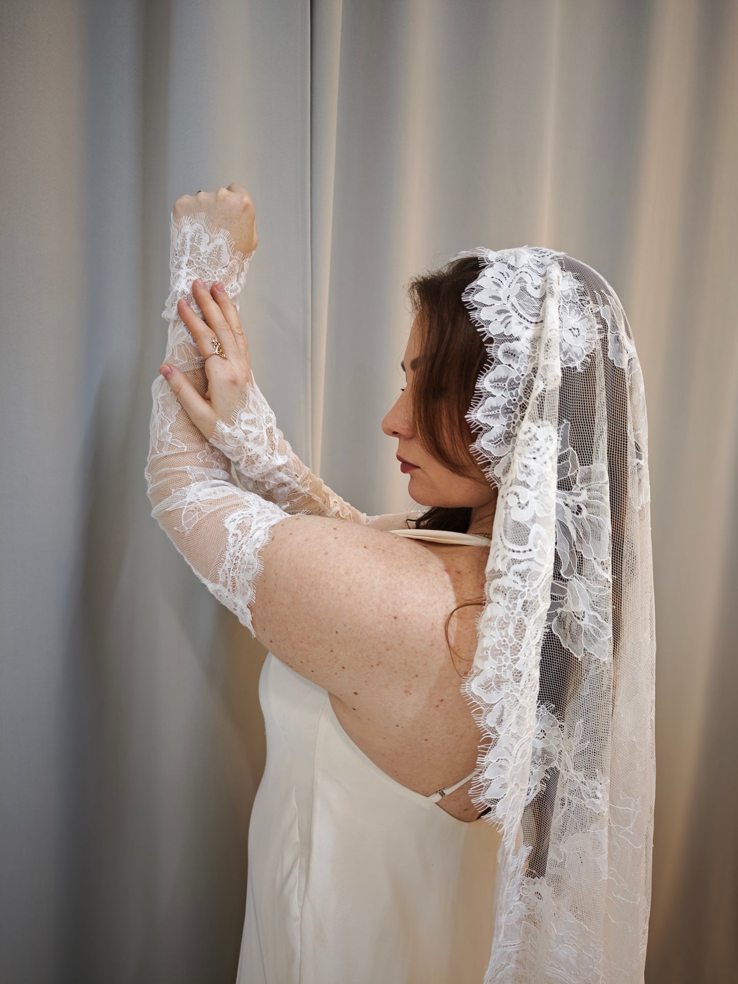 Chantilly Lace Fingerless Bridal Gloves