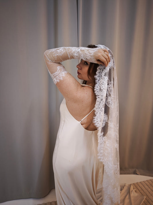 Chantilly Lace Fingerless Bridal Gloves