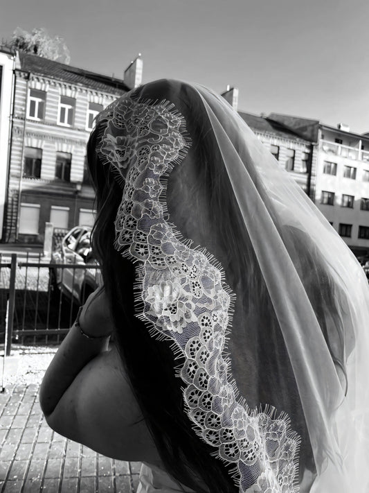 Mantilla Bridal Veil with Chantilly Lace